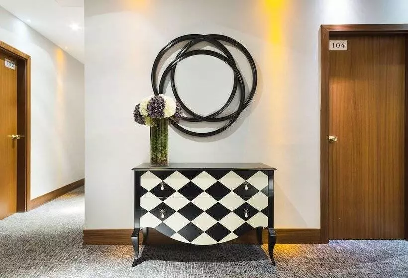 Отель California