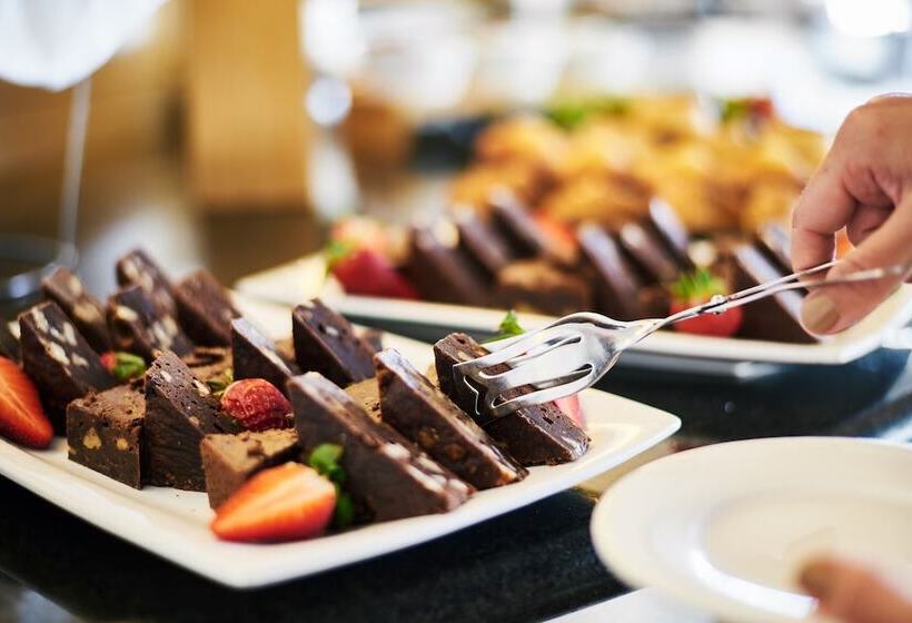 Отель Calipolis