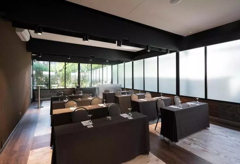 Отель Catalonia Plaza Catalunya