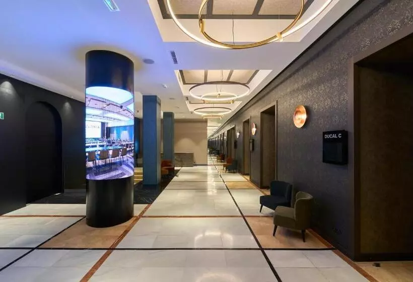 Отель Catalonia Plaza Catalunya