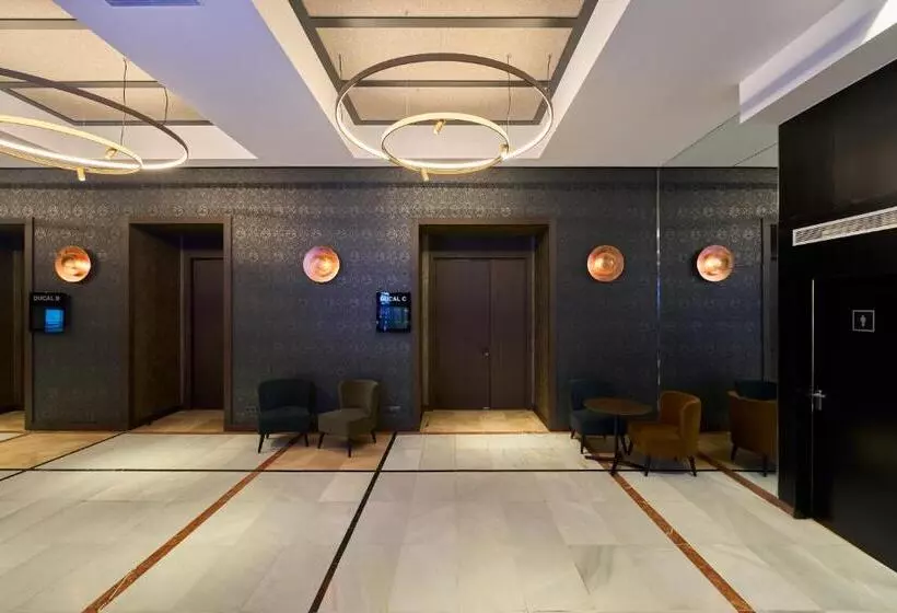 Отель Catalonia Plaza Catalunya