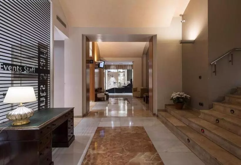 Отель Catalonia Plaza Catalunya