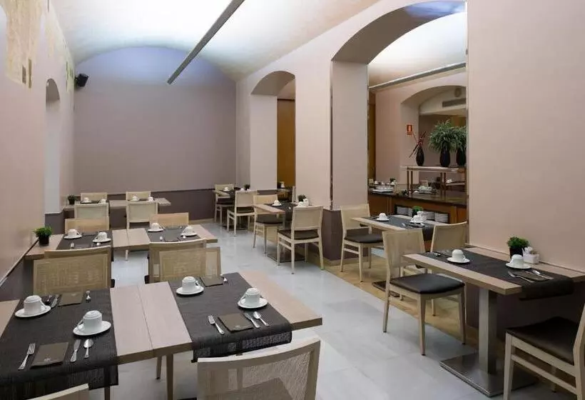 Отель Catalonia Plaza Catalunya