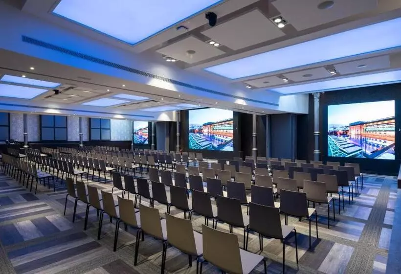 Отель Catalonia Plaza Catalunya