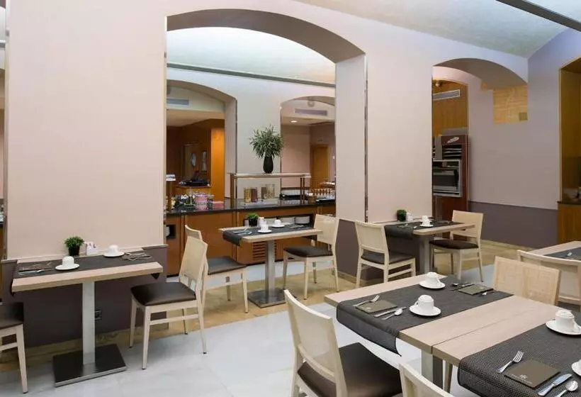 Отель Catalonia Plaza Catalunya