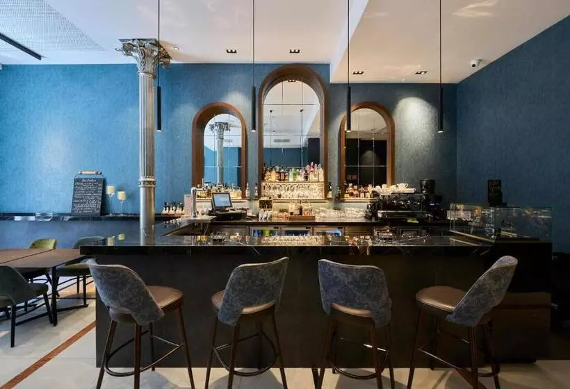 Отель Catalonia Plaza Catalunya