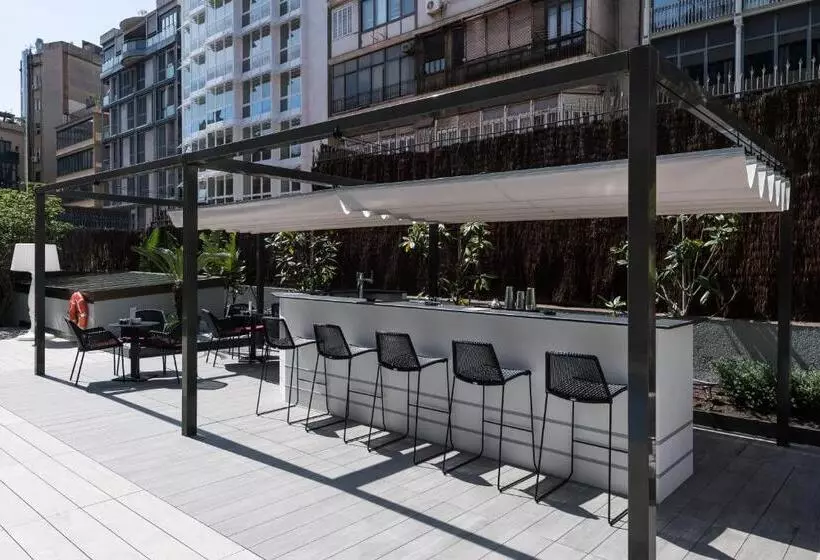 Отель Catalonia Plaza Catalunya