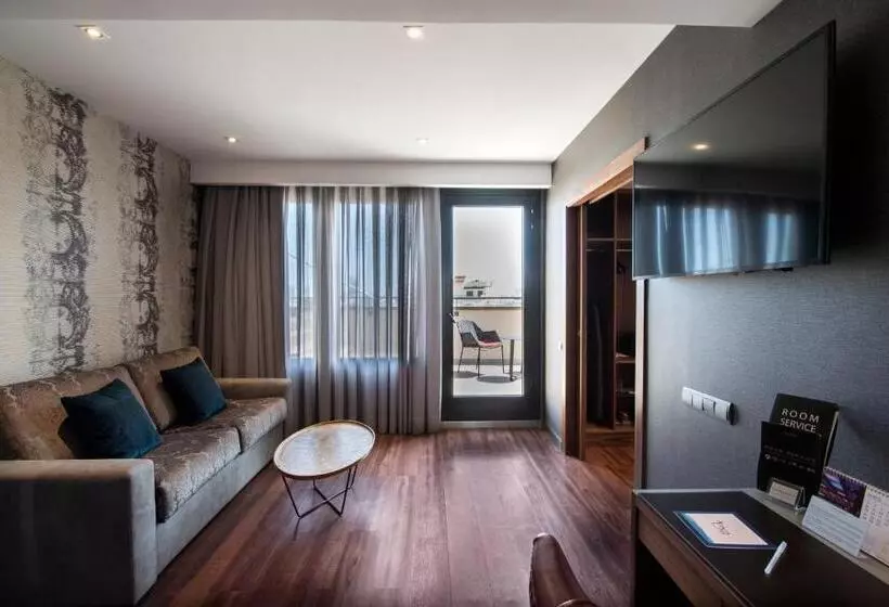 Отель Catalonia Plaza Catalunya