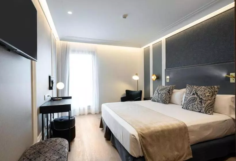 Отель Catalonia Plaza Catalunya