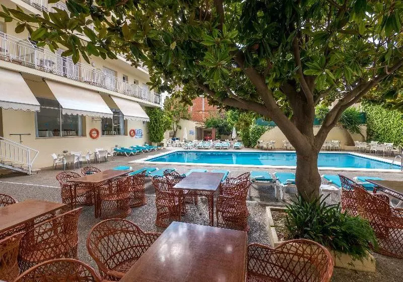 בית מלון כפרי Pineda