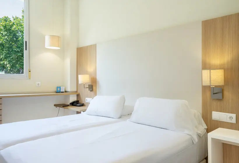 Hotelli Checkin Valencia Ciscar