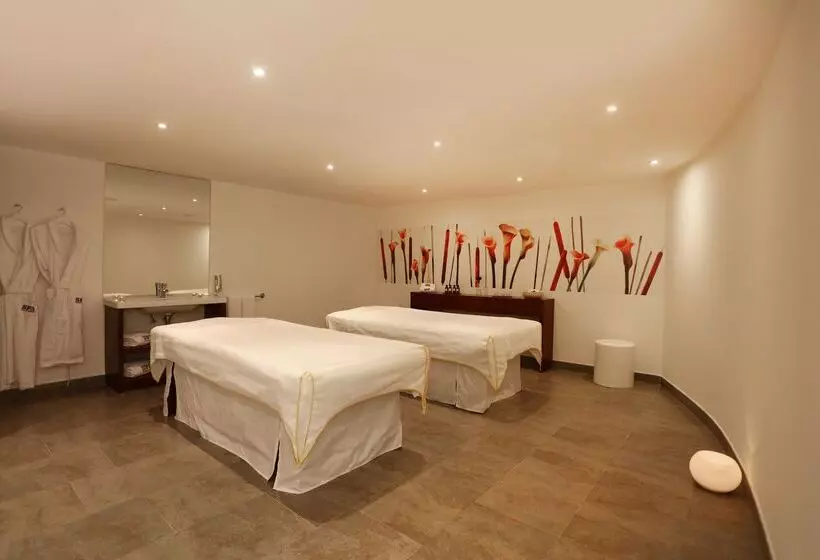 호텔 Iberostar Waves Bahía de Palma - Adults Only