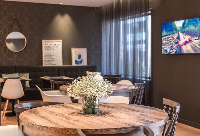 Отель Up Rooms Vic