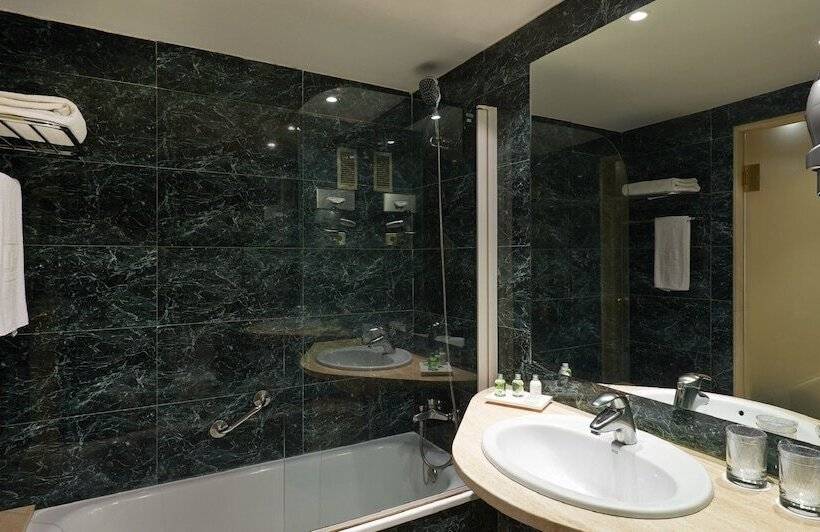 Отель Up Rooms Vic