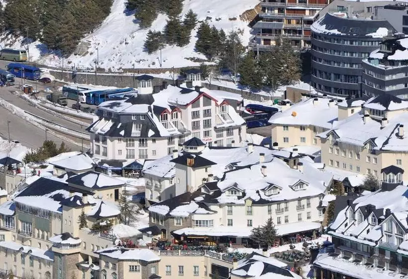 Apartamentos Sabica Nevada Plaza