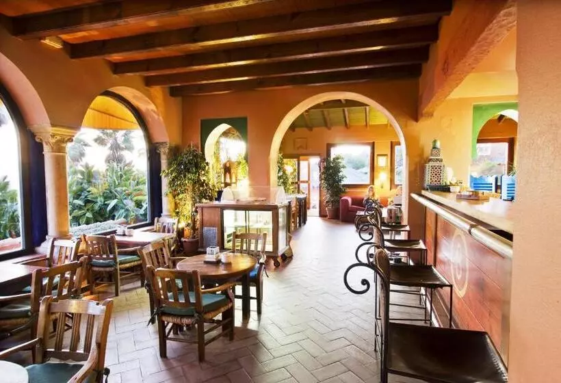 Beach Hotel Dos Mares