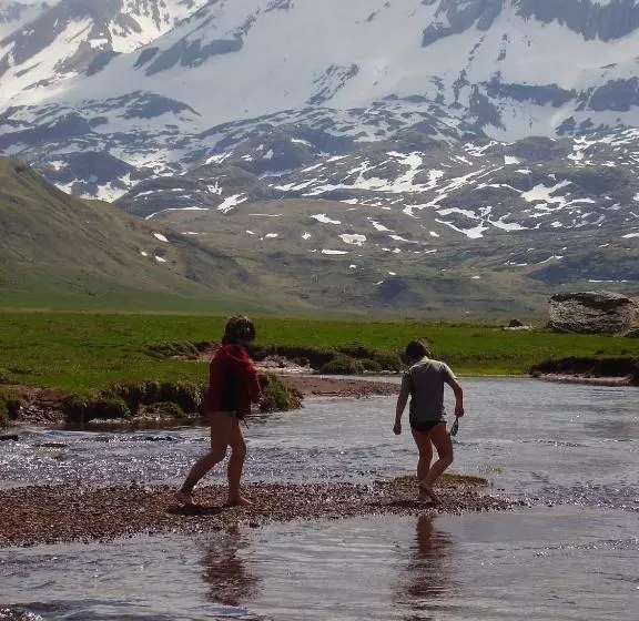 Отель De Montaña Uson