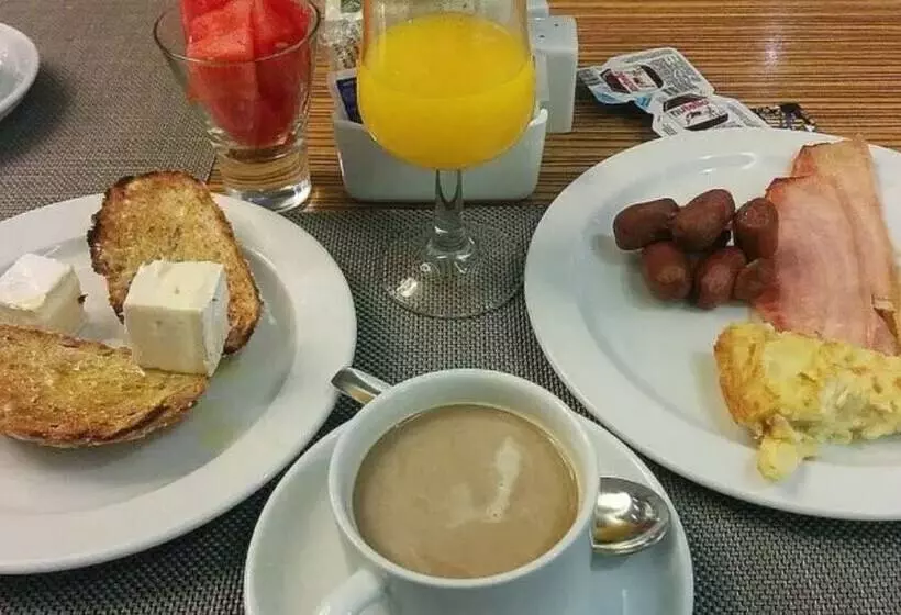 Отель Los Castaños