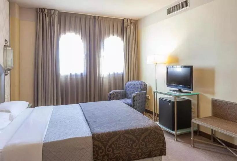 فندق Macia Alfaros