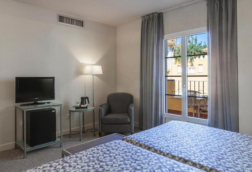 هتل Macia Alfaros