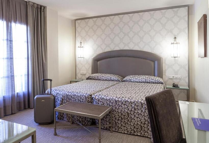 هتل Macia Alfaros