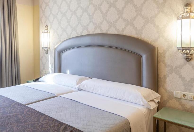 هتل Macia Alfaros