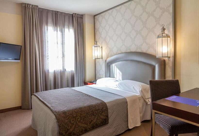 هتل Macia Alfaros