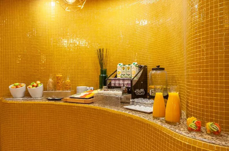 Отель Macia Plaza