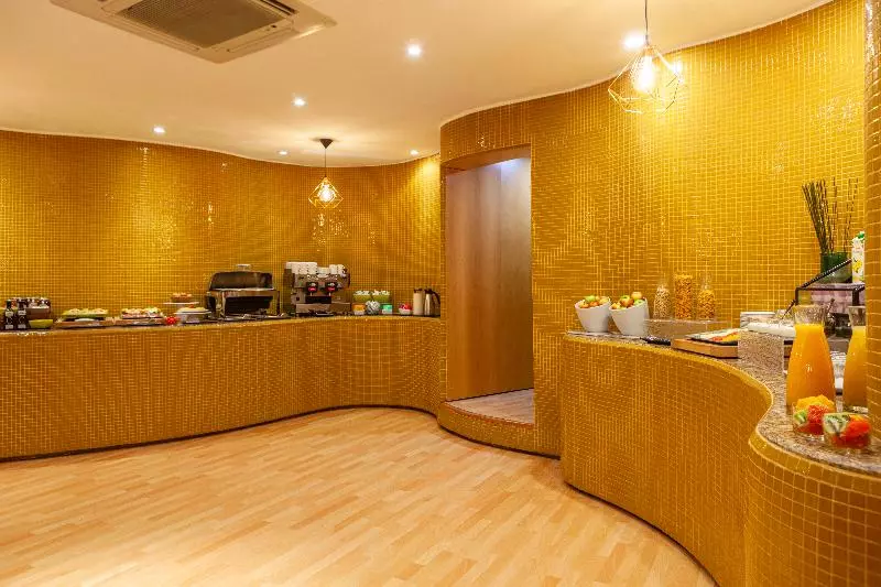 Отель Macia Plaza