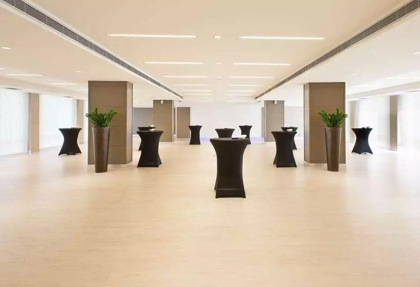 هتل NH Collection San Sebastian Aranzazu