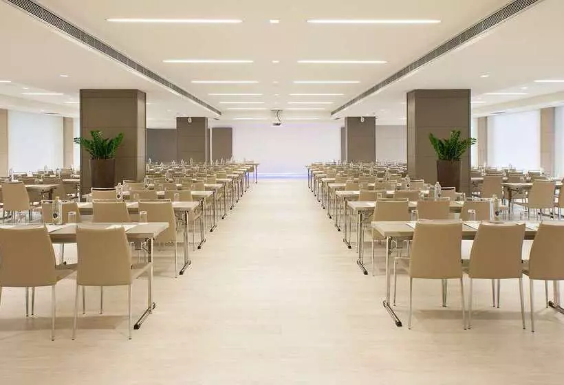 هتل NH Collection San Sebastian Aranzazu