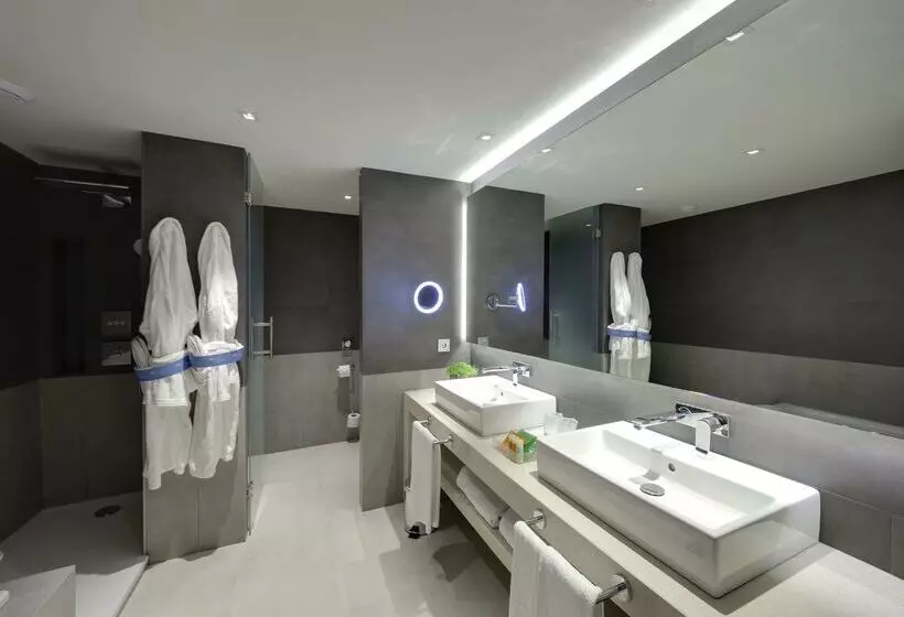 هتل NH Collection San Sebastian Aranzazu