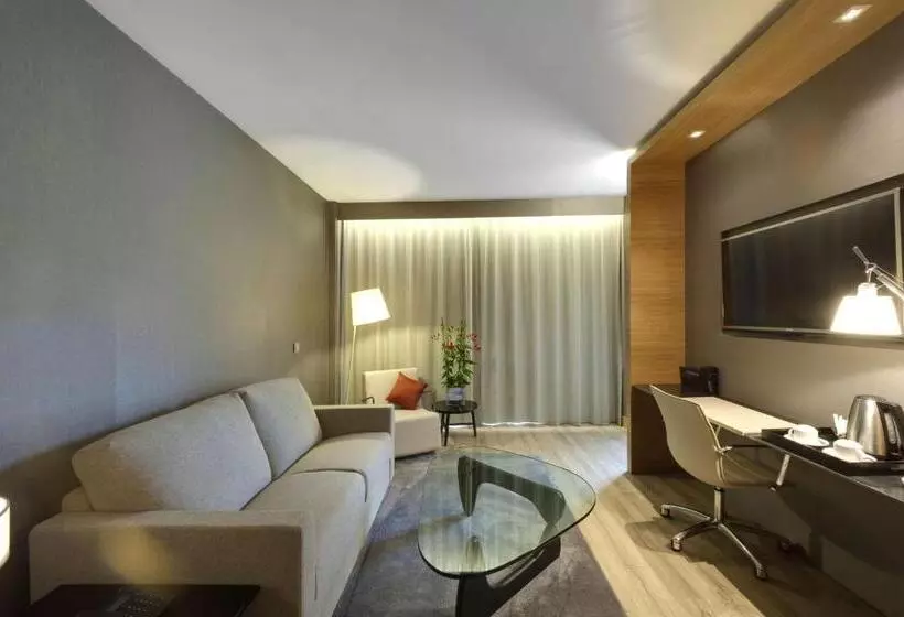 هتل NH Collection San Sebastian Aranzazu