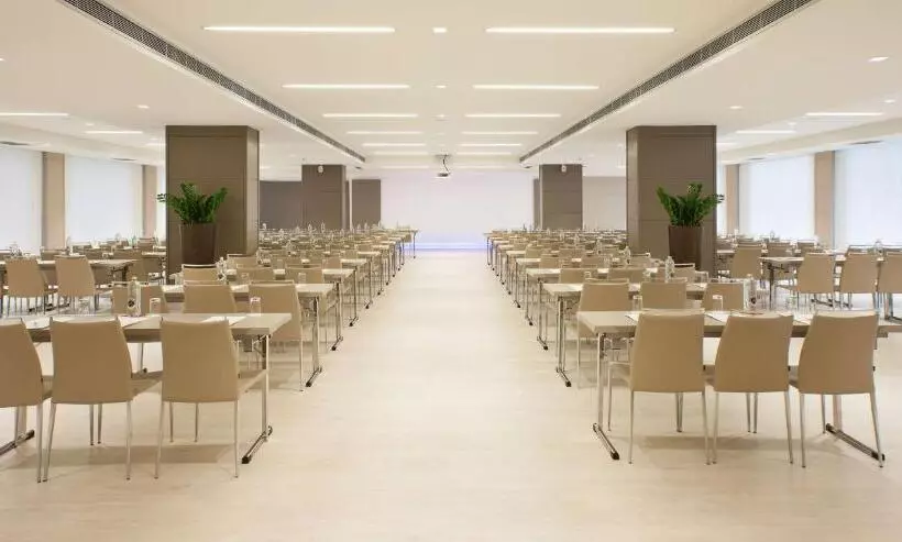 هتل NH Collection San Sebastian Aranzazu