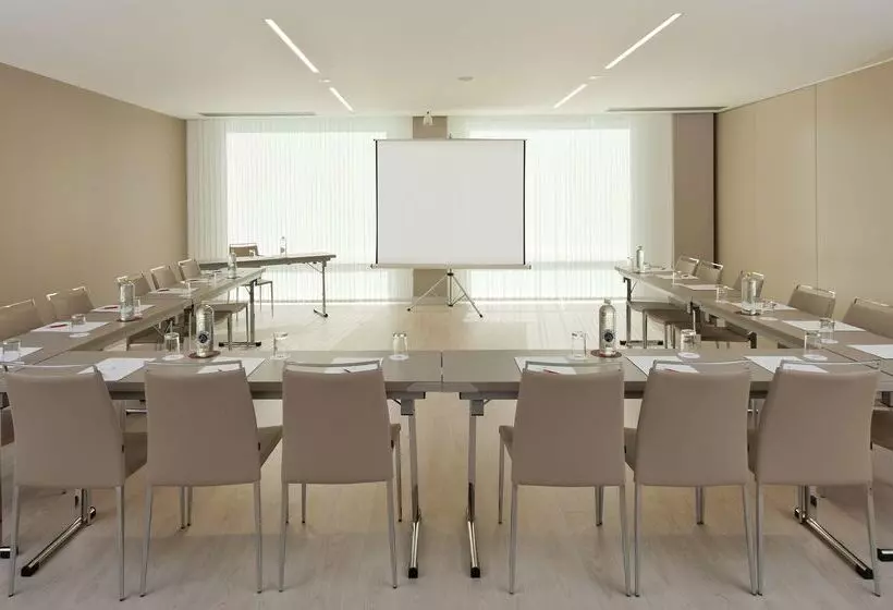 هتل NH Collection San Sebastian Aranzazu