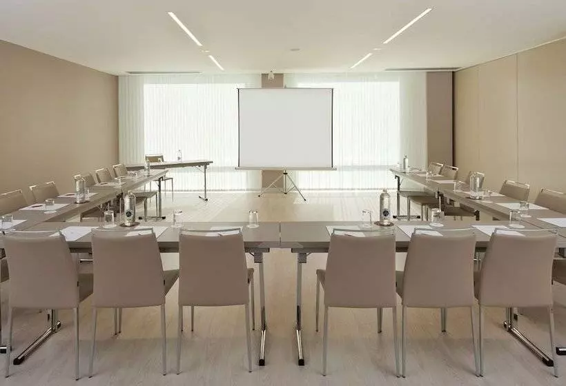 هتل NH Collection San Sebastian Aranzazu