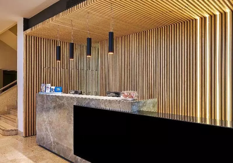 酒店 NH Luz Huelva