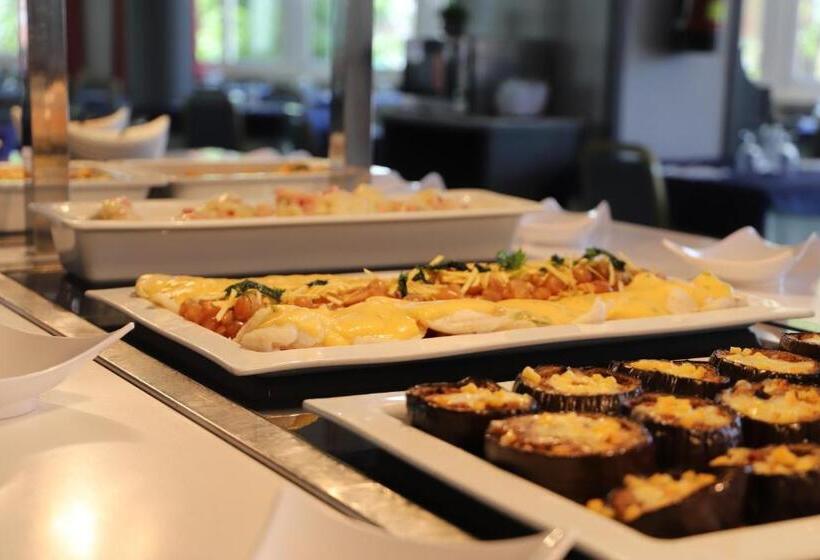 هتل Pato Amarillo