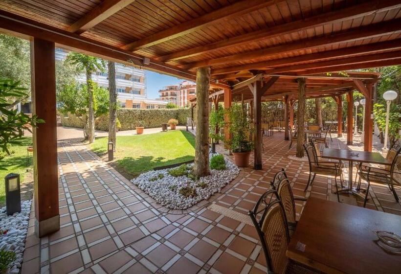 هتل Pato Amarillo