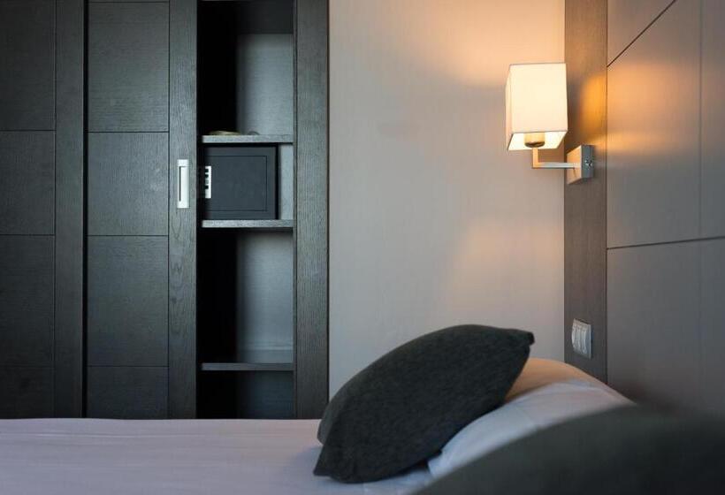 هتل Pato Amarillo