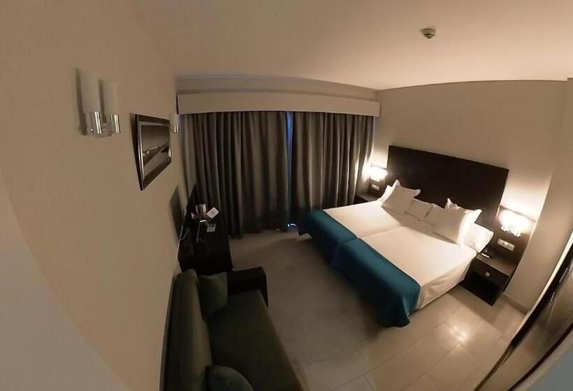 هتل Pato Amarillo