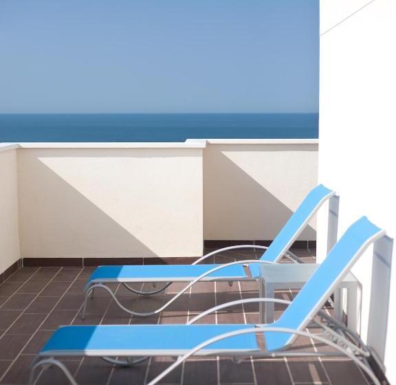 هتل Pato Amarillo