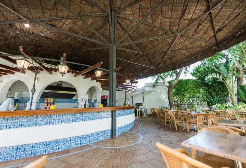 هتل Pato Amarillo