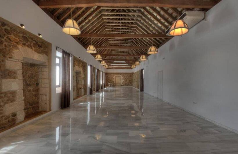 هتل روستایی Tugasa Convento San Francisco