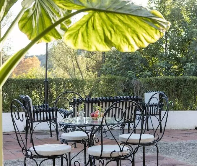 Maaseutuhotelli Tugasa Las Truchas