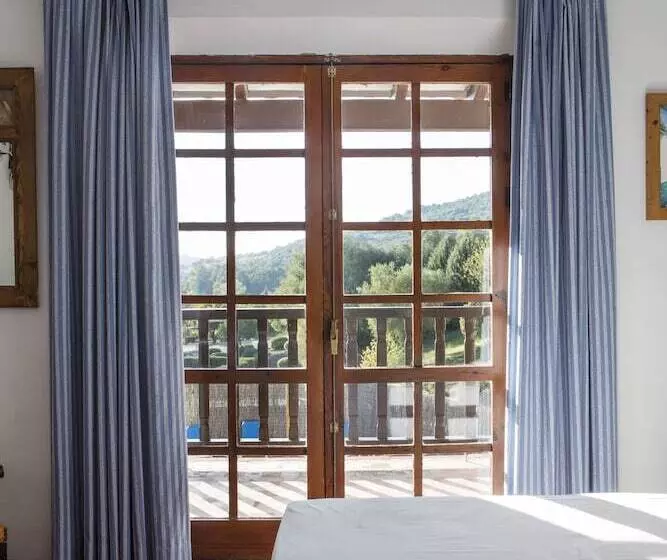 Maaseutuhotelli Tugasa Las Truchas