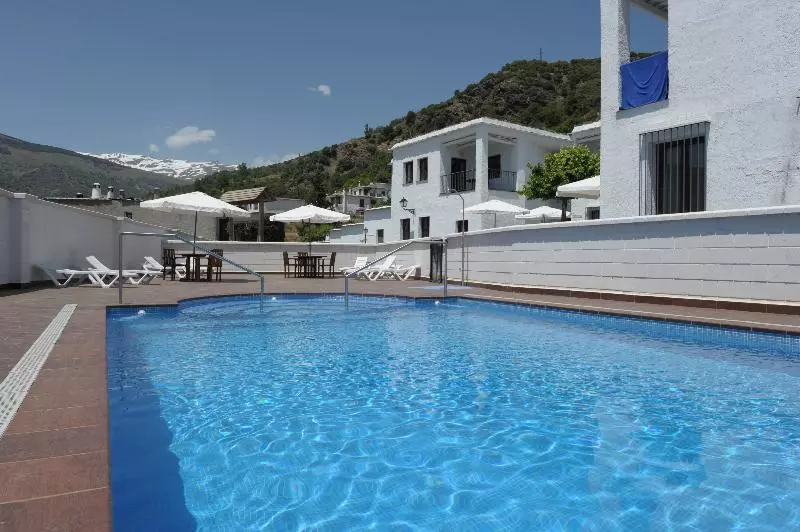 乡村酒店  Villa Turistica De Bubion