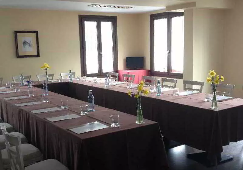 乡村酒店  Villa Turistica De Bubion