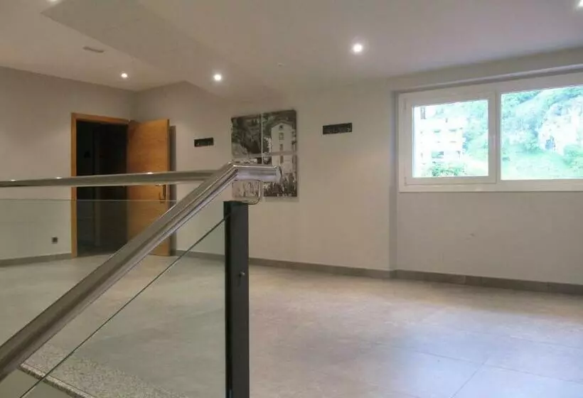 Отель Iraipe Santuario De Arantzazu