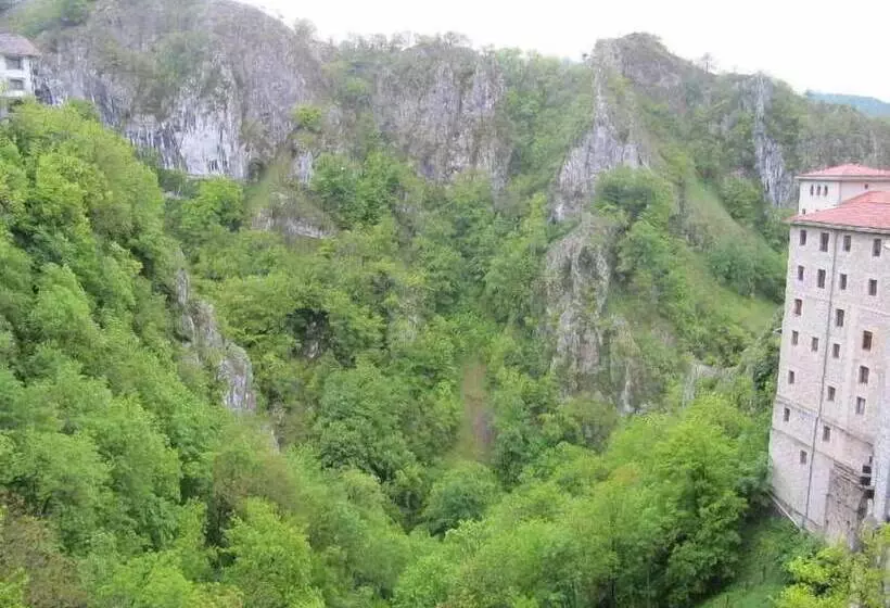 Отель Iraipe Santuario De Arantzazu